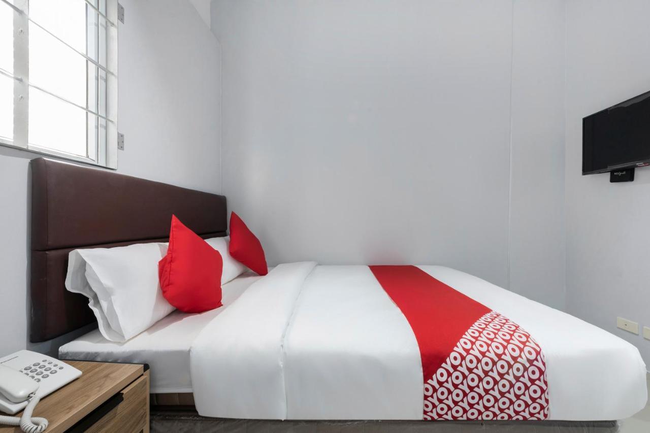 Super Oyo 515 Finnex Hotel Mandaluyong Екстер'єр фото